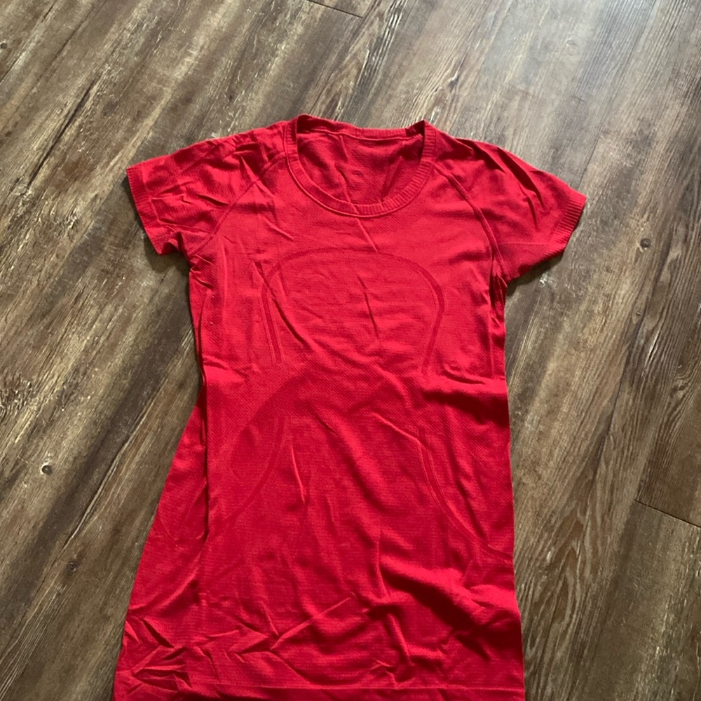 Lululemon run swiftly shirt